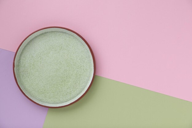 riedka miska s jedlom